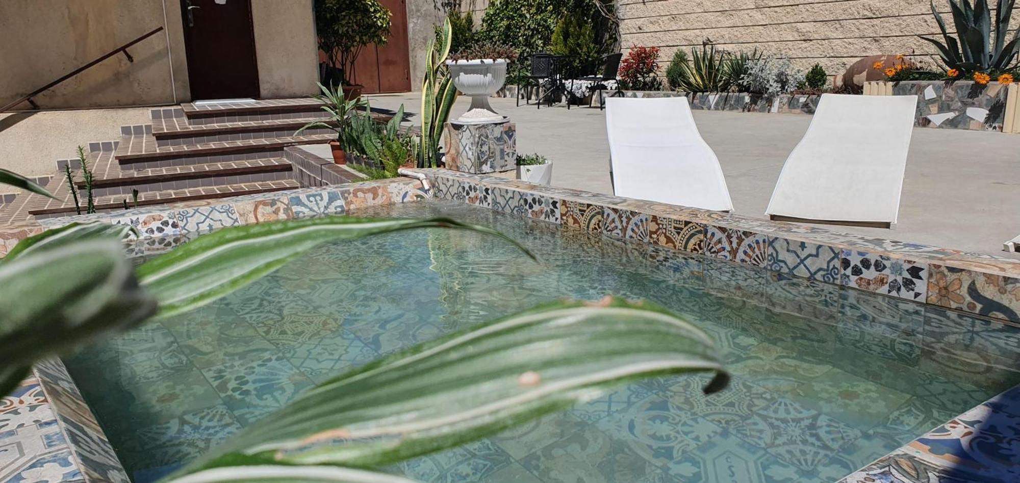 Hotel Hills In Old Tbilisi Bagian luar foto