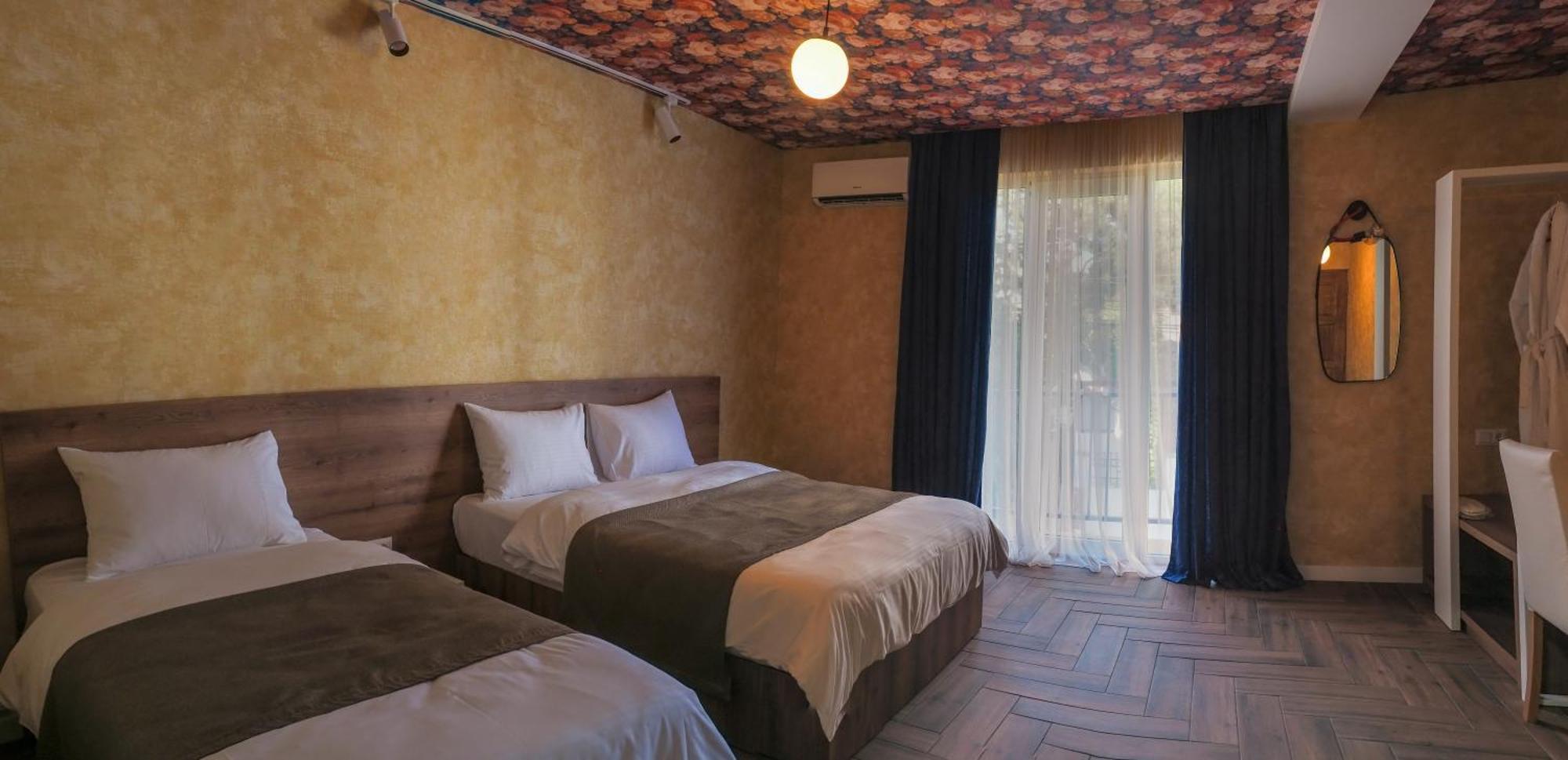 Hotel Hills In Old Tbilisi Bagian luar foto