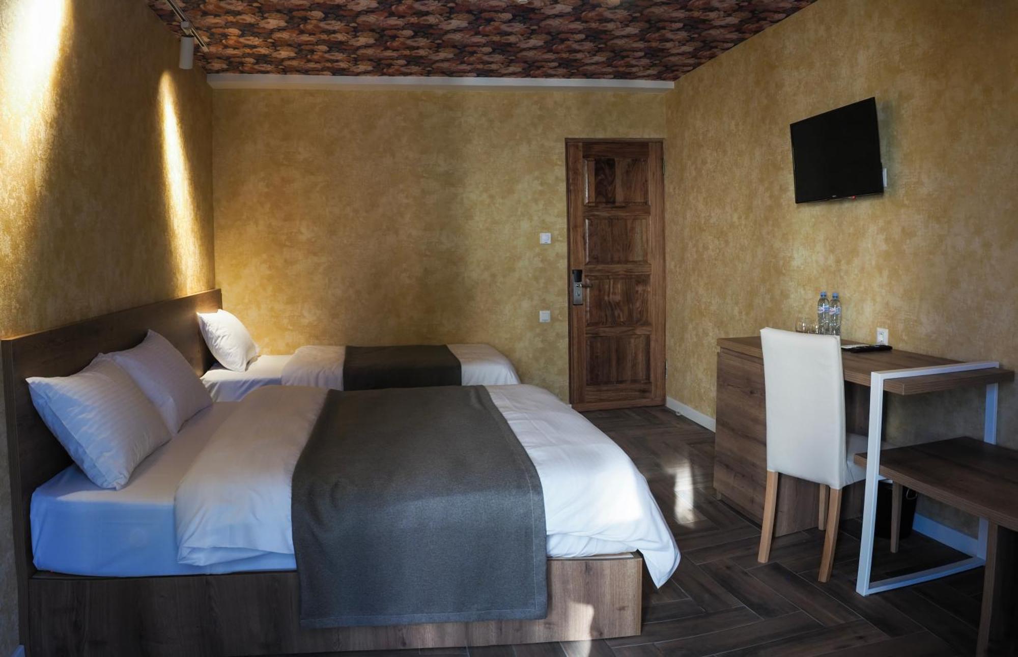 Hotel Hills In Old Tbilisi Bagian luar foto