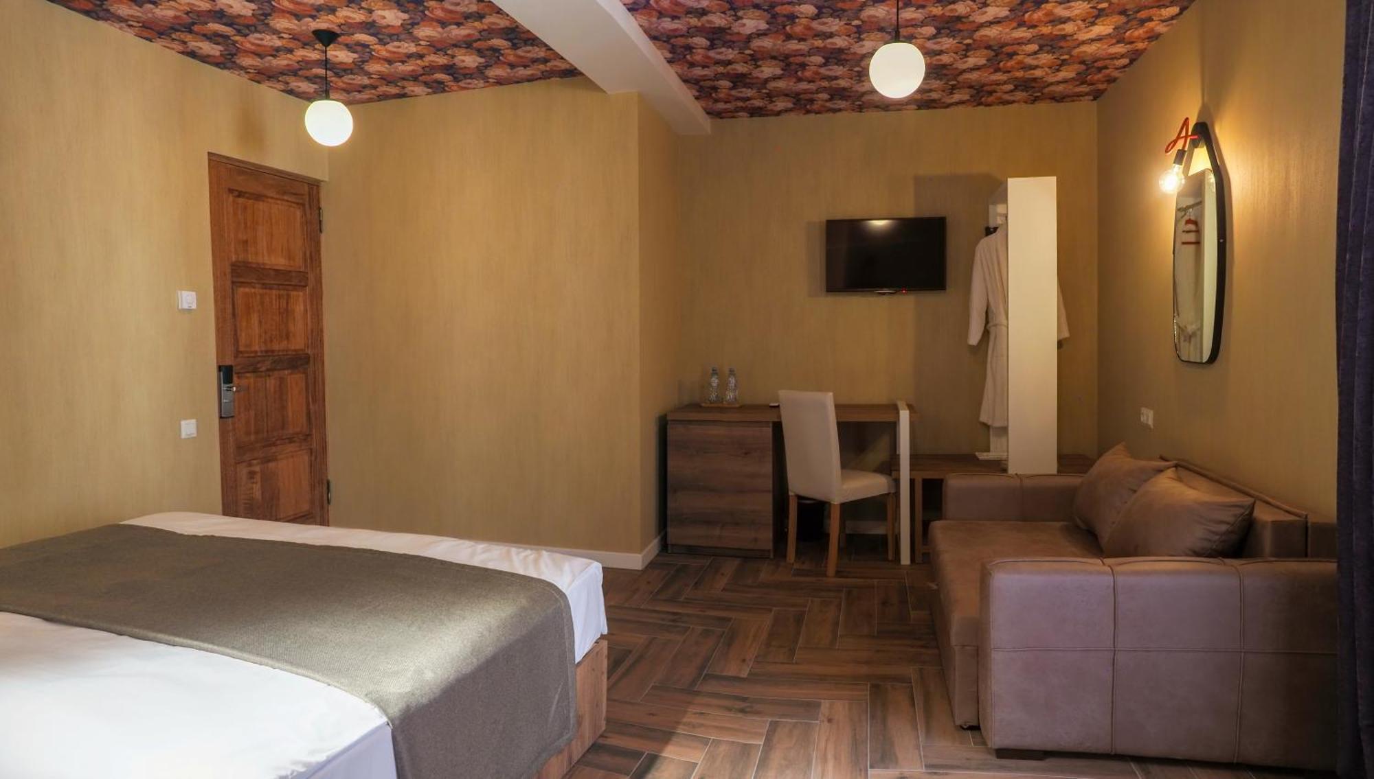 Hotel Hills In Old Tbilisi Bagian luar foto