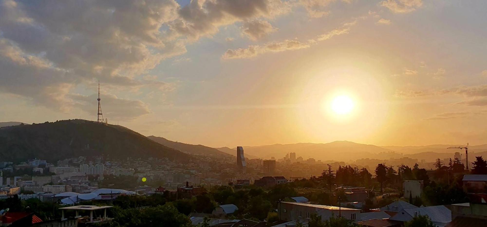 Hotel Hills In Old Tbilisi Bagian luar foto