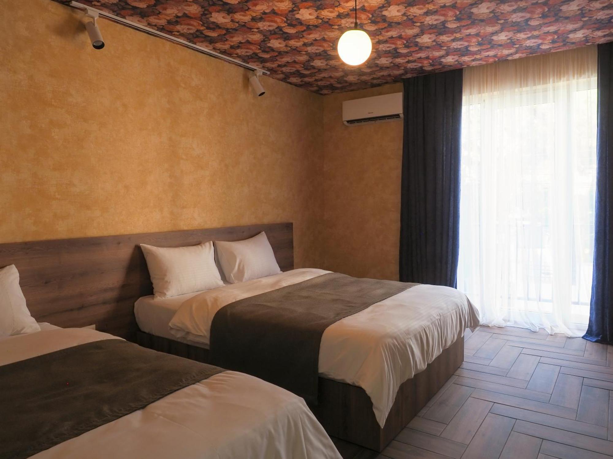 Hotel Hills In Old Tbilisi Bagian luar foto