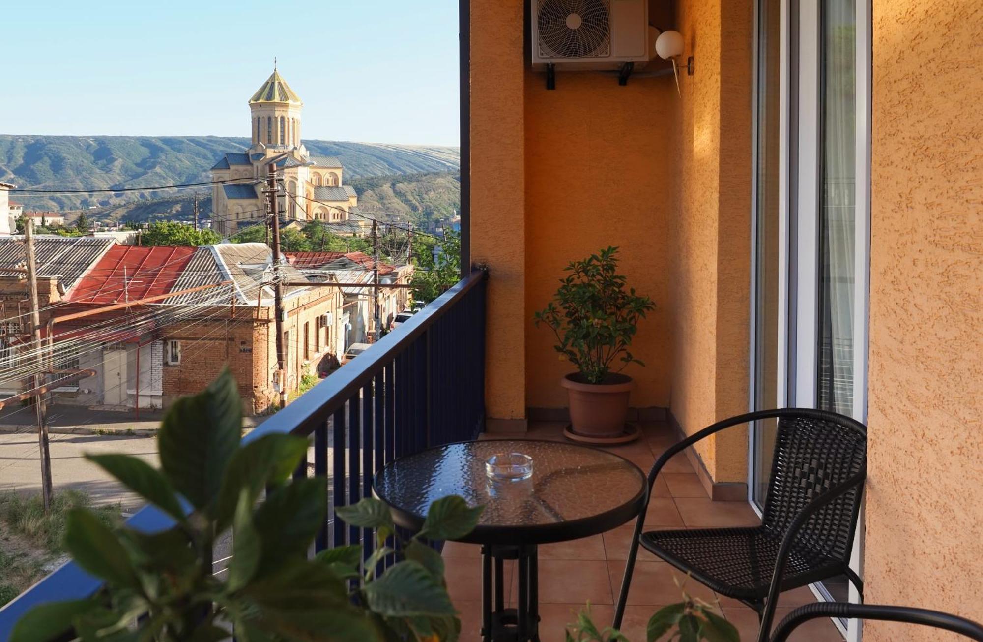Hotel Hills In Old Tbilisi Bagian luar foto