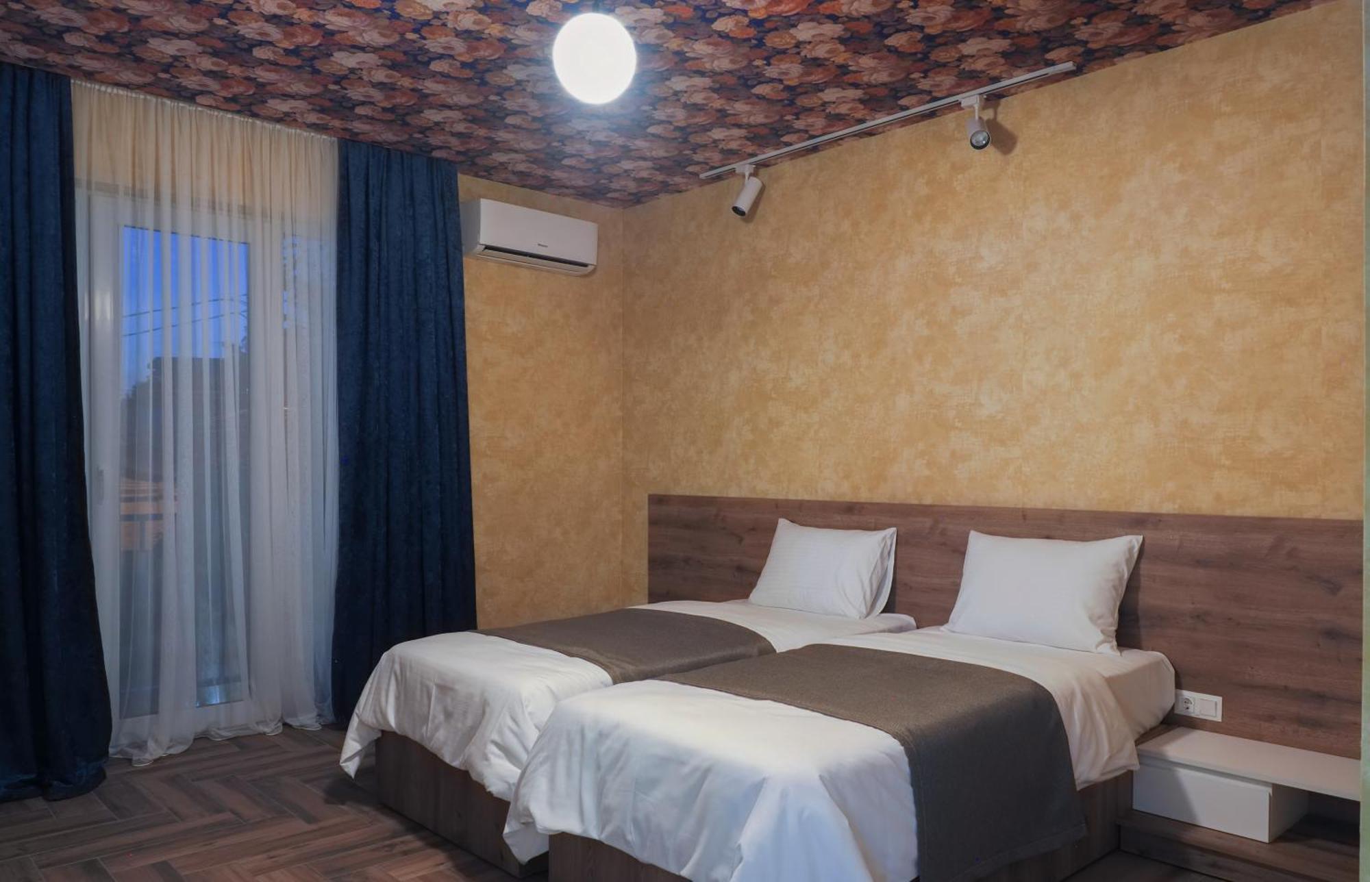 Hotel Hills In Old Tbilisi Bagian luar foto