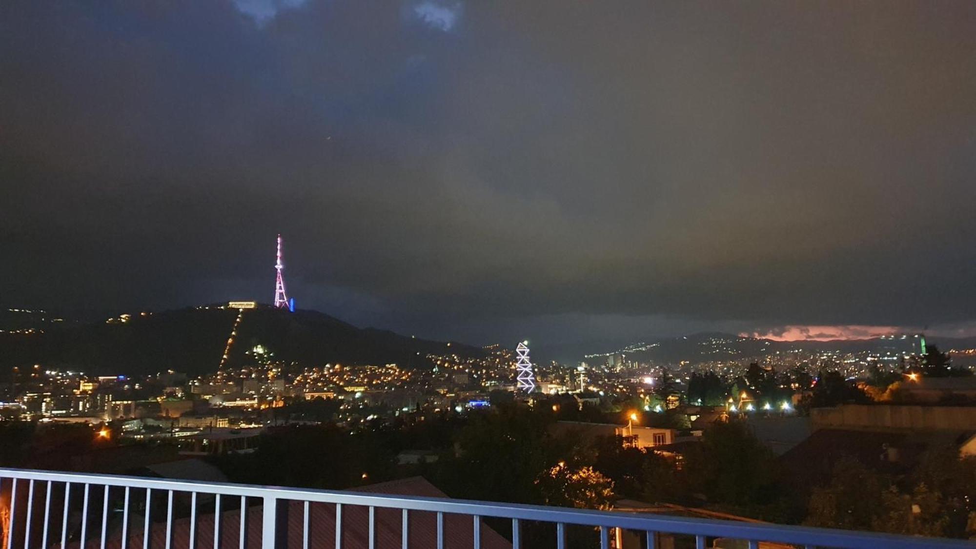 Hotel Hills In Old Tbilisi Bagian luar foto